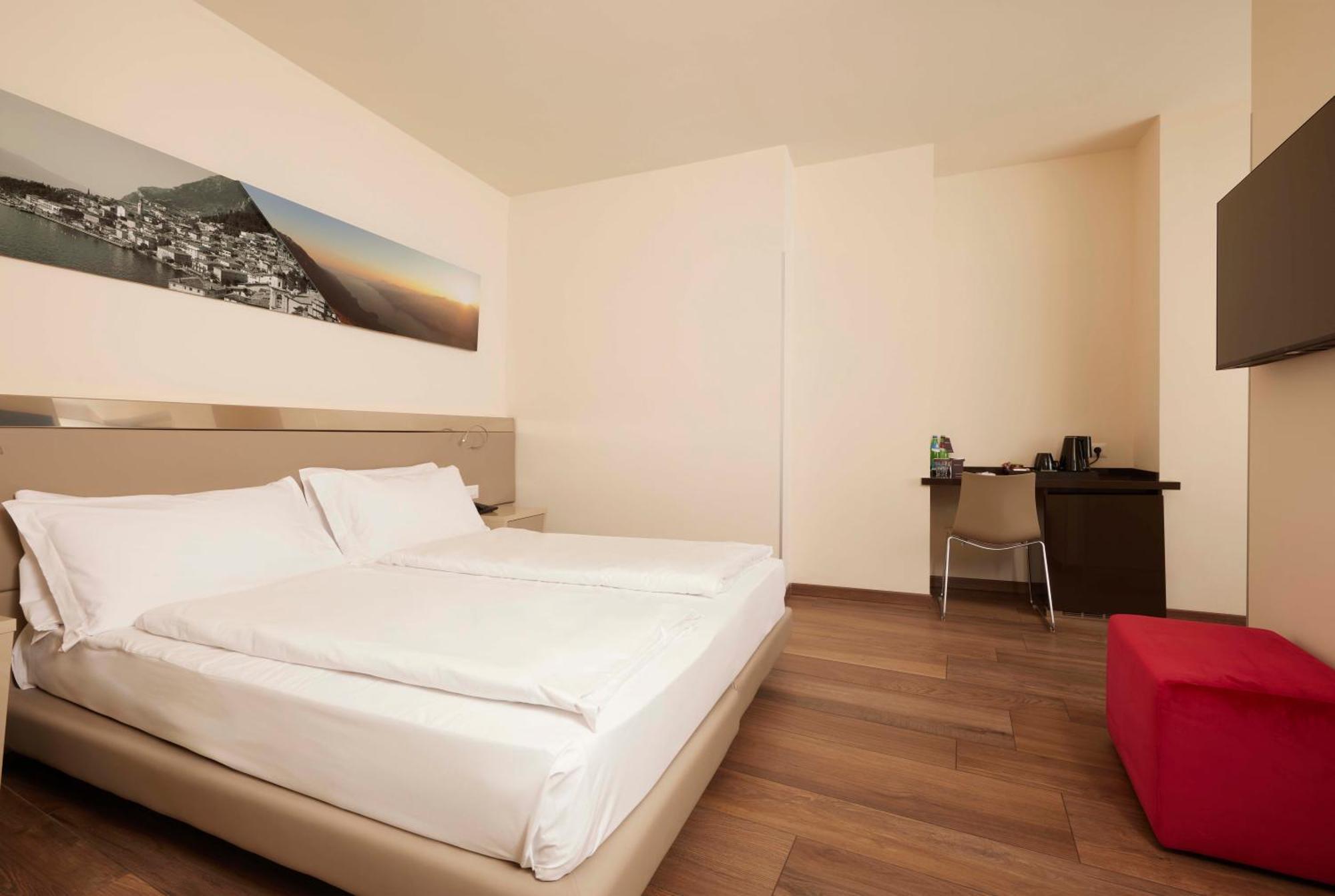 Hotel Atilius - Adults Only Limone sul Garda Room photo